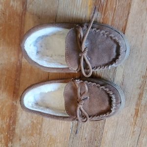 EUC kids moccasins Lamo size 12y brown faux fur